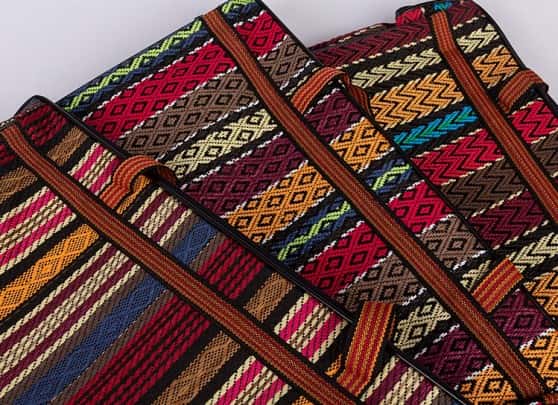 کیف مسافرتی گلیمی با کیفیت صادراتی و نقش های نوستالژیک